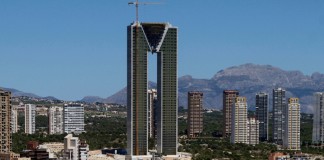 Spanish Builders Forgot to Scale Up Elevators