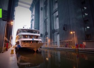 World’s Largest Ship Elevator Opens at Three Gorges Dam
