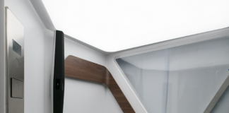 Elevator made out of composite materials