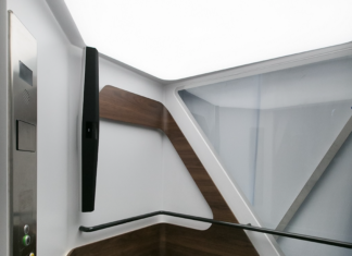 Elevator made out of composite materials