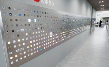 1,000 Buttons Exhibition in Japanese Factory