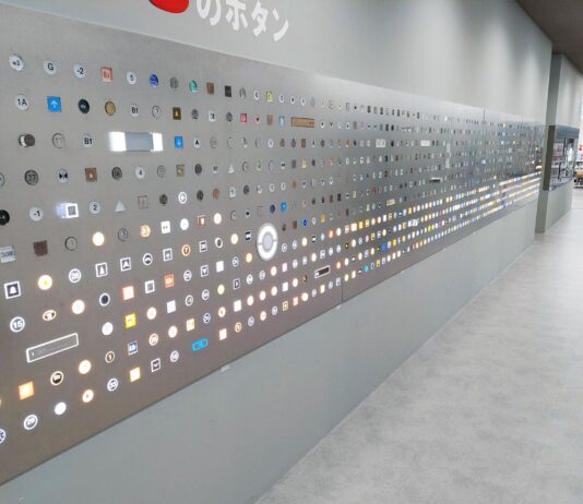 1,000 Buttons Exhibition in Japanese Factory