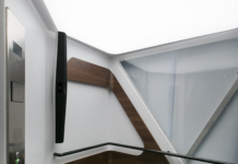 Elevator made out of composite materials