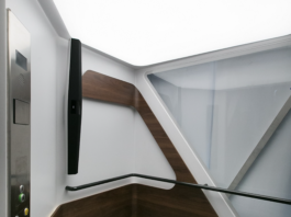 Elevator made out of composite materials